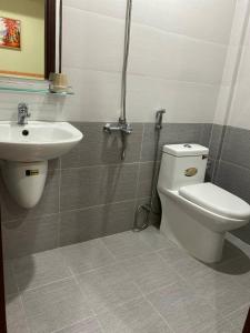 Phòng Giường Đôi (Standard Double Room without Balcony)