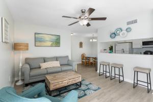 1b 1b Waterfront Madeira Beach Yacht Club #261G