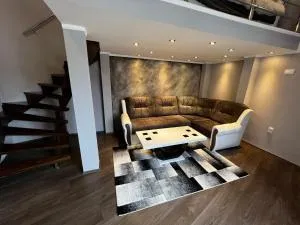 Aleksandra - Alsósáskalapos