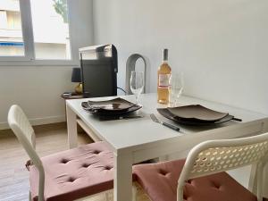 Appartements Le Detroit - Studio centre ville a 5 min des plages, WIFI : photos des chambres