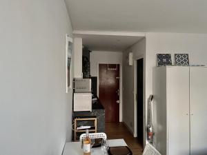 Appartements Le Detroit - Studio centre ville a 5 min des plages, WIFI : photos des chambres