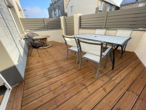Maisons de vacances Maison centre bourg a 50m de la plage : photos des chambres