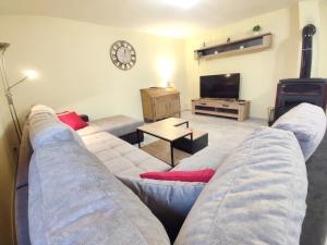 Les Randogodilleurs avec Jacuzzi à 2kms des pistes et 350m du Théatre du Peuple !