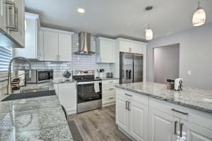 Modern Middletown Retreat, Minutes to Downtown!