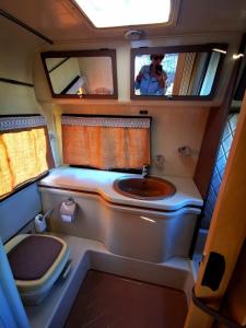 Rent a BlueClassics s Campervan le Voyageur In Algarve au Portugal