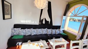 Apartamento con jardín a 11 metros de la playa. CG.