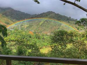 Modern cabin nestled in mountain nature. Paradise!, Orosí