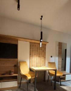 Nela apartmani (u hotelu Djina)