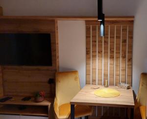 Nela apartmani (u hotelu Djina)