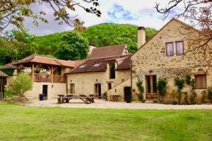 Les Paroules - Luxury Dordogne - Holiday Farmhouses.
