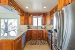 Spacious Stay near Airport, Downtown & Ski Resorts