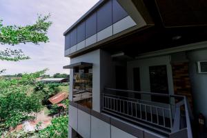 Madonna Hometel and Suites