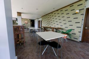 Madonna Hometel and Suites