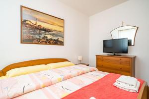 SPACIOUS THREE BEDROOM APARTMENT