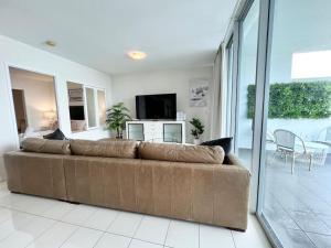 Paradise Island 2bd Penthouse SpaSurfers Paradise
