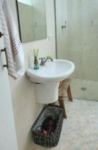 Apto Guarujá 1 Dorm com Garagem Coberta 280m da Praia