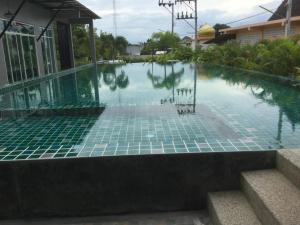 Phuket naka condon-52-25 泳池高速上网免费停车