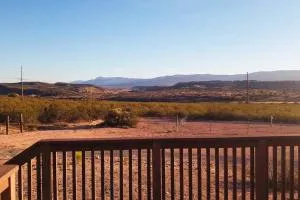 Desert Hillside Lodge 25 mins from Sedona - 卡顿伍德