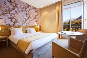 Hotels Mercure Brides Les Bains Grand Hotel des Thermes : photos des chambres