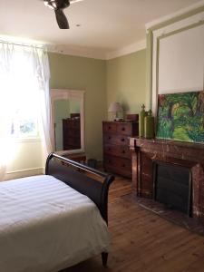 Villas Large House near Marciac & Heated Salt Water Pool : photos des chambres