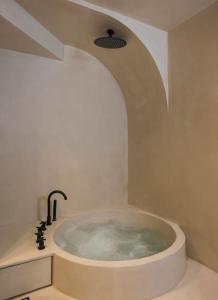 To Ble Hani, the old town house