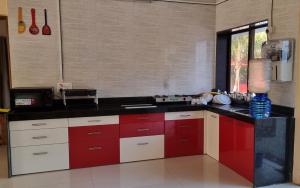 Disha Villa-Casa Oceano, sea facing villa with a pool, at Palghar