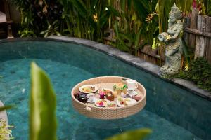 Kawan Antique Ubud Villa