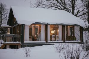 VIESU MĀJA KALNARUŠĶI