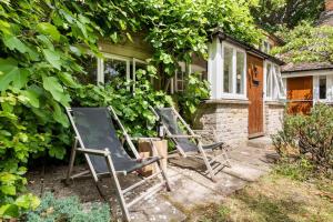 Architect Designed Cosy Cotswold Stone Cottage
