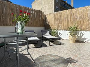 Appartements Centre Carcassonne apartment with private sunny terrace : photos des chambres