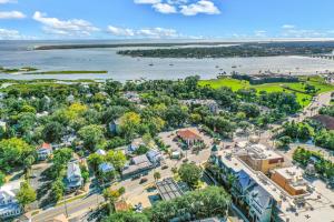 Charming, historic home with balcony, enclosed yard, AC - near downtown & beach