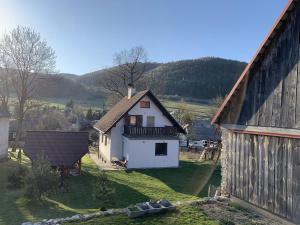 Chalupa Nad Lipou - Čičmany, turistika, sauna, krb