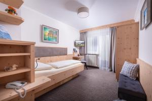 Single Room with Balcony room in Hotel Garni Entstrasser