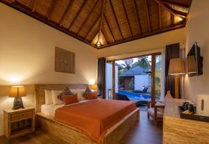 Phòng Tiêu Chuẩn Hướng Bể Bơi Giường Đôi (Standard Double Pool View)