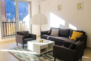 Lavender Bay Apartments D3 or D5 I by Andreas Crivellaro