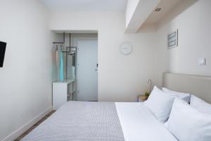 Enattica Syntagma Living