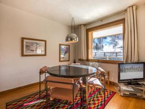 Appartement skis aux pieds avec terrasse sud et parking à Val-dIsère - FR-1-694-248