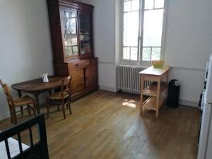 Appartement indépendant dans grande maison