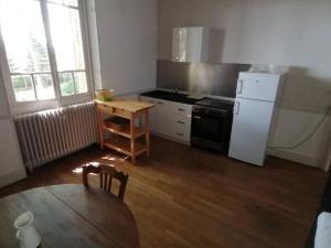 Appartement indépendant dans grande maison