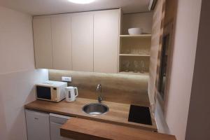 Old Cherry Apartment