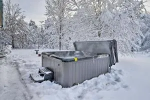 Nekoosa Golf Course Retreat with Hot Tub! - New Rome