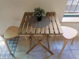 Downtown Apartment (center)