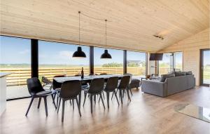 An Awesome Home In Storvorde With 4 Bedrooms And Wifi