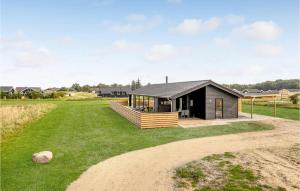 An Awesome Home In Storvorde With 4 Bedrooms And Wifi