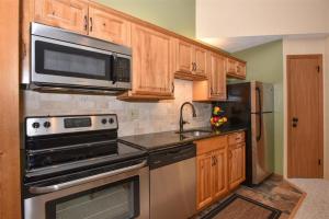 Seven Springs 1 Bedroom Premium Condo, Ski In Ski Out condo