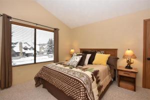 Seven Springs 1 Bedroom Premium Condo, Ski In Ski Out condo