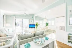 OCEANIA... water front cottage retreat ~ - Summerland Key