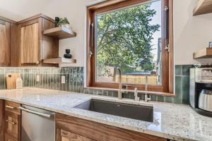 2375 Ivanhoe St - Entire House