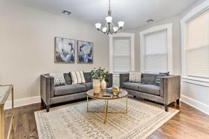 Pet-Friendly Newark Townhome Near Airport!