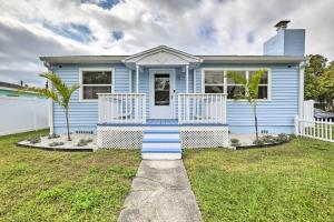 Pet-Friendly Gulfport Home < 2 Mi to Beach